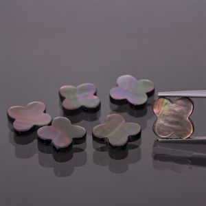 Trébol de concha negra 10x10 MM