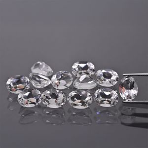 Piedra ovalada, cono - Topacio Blanco 6x4 MM