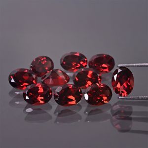 Piedra ovalada, cono - Granate 8x6 MM