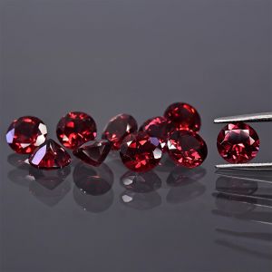 Piedra redonda, cono - granate 4 MM