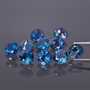 Piedra redonda, talla cónica - Topacio London Blue 6 MM