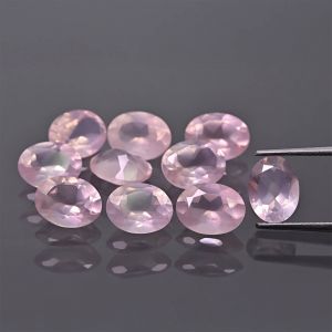 Piedra ovalada, talla cónica - Cuarzo rosa 7x5 MM