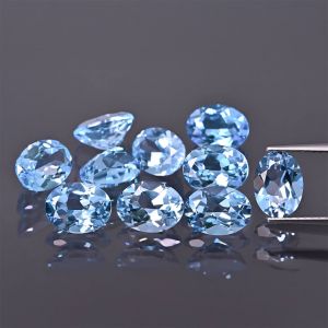 Piedra ovalada, talla cónica - Topacio Sky 6x4 MM
